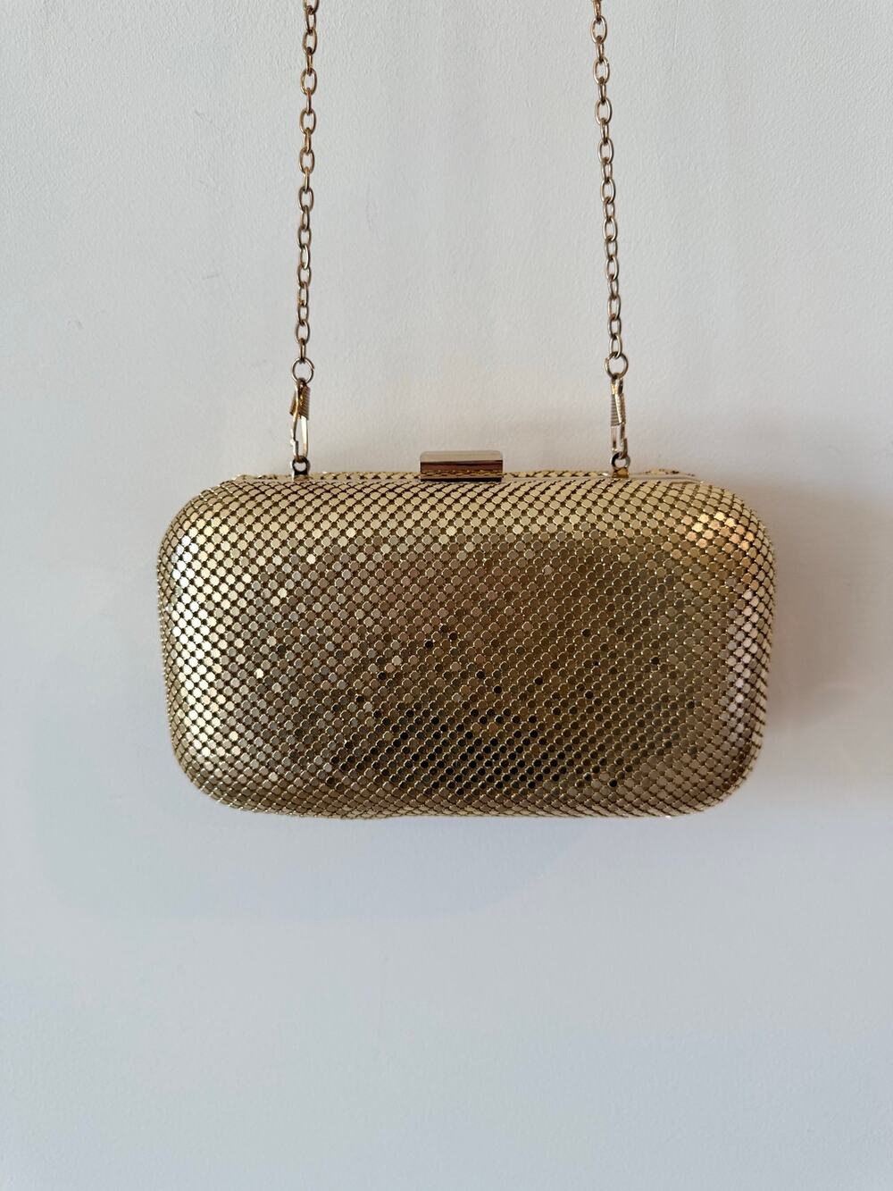 Lulus Clutch Bag Women's Gold Detachable Crossbody Chain Strap Clasp Closure
